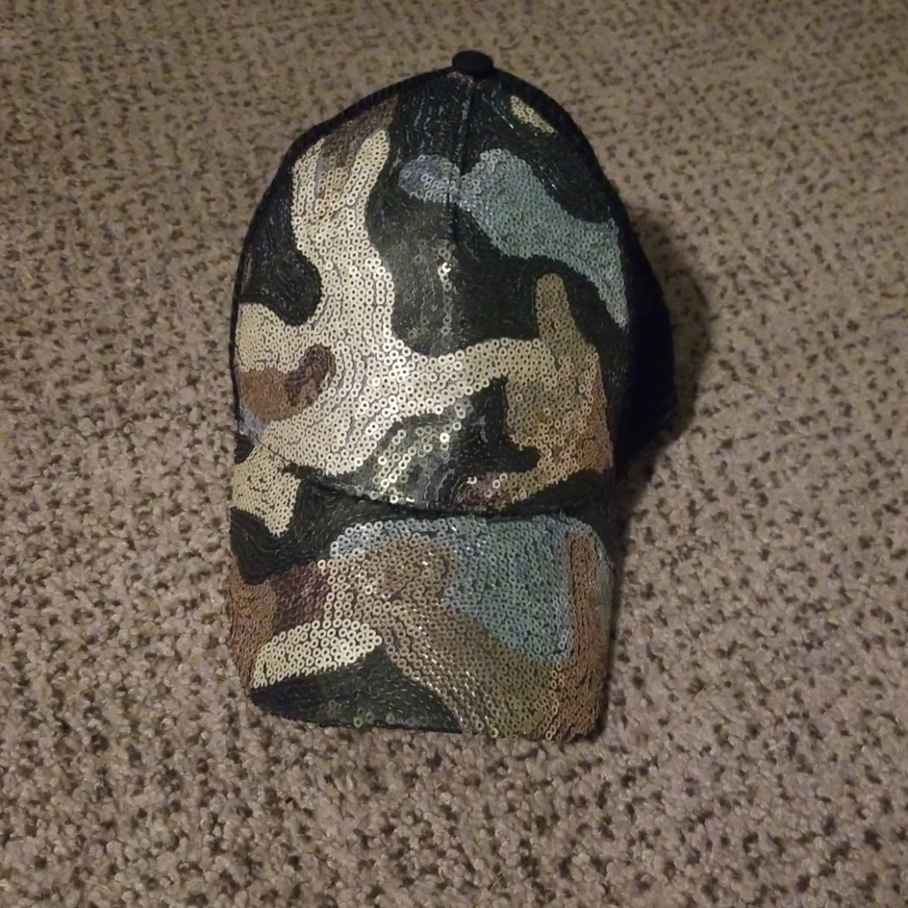 NWOT camo hat